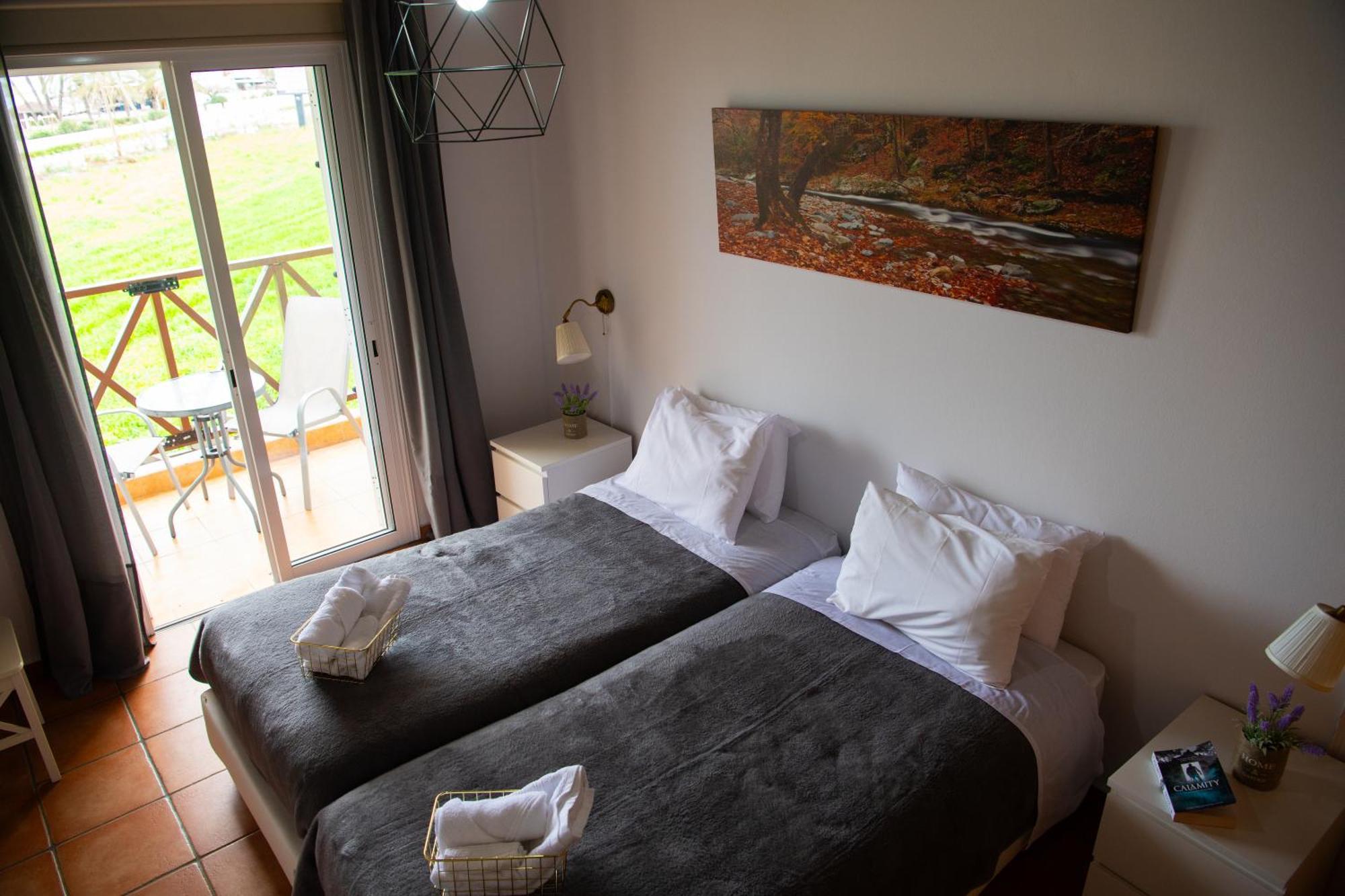 Path Latchi Beachfront Apartments Exterior foto