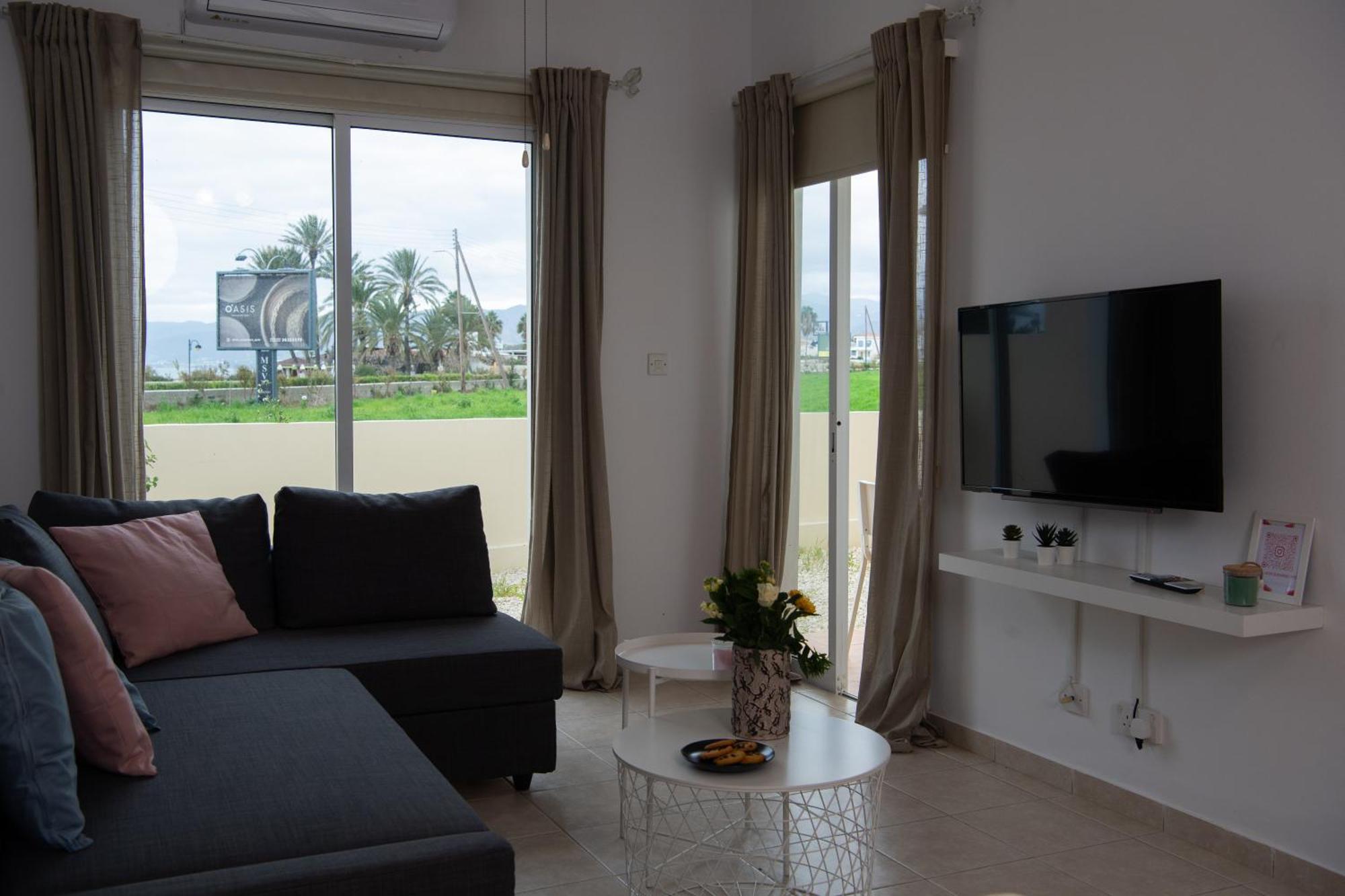 Path Latchi Beachfront Apartments Exterior foto