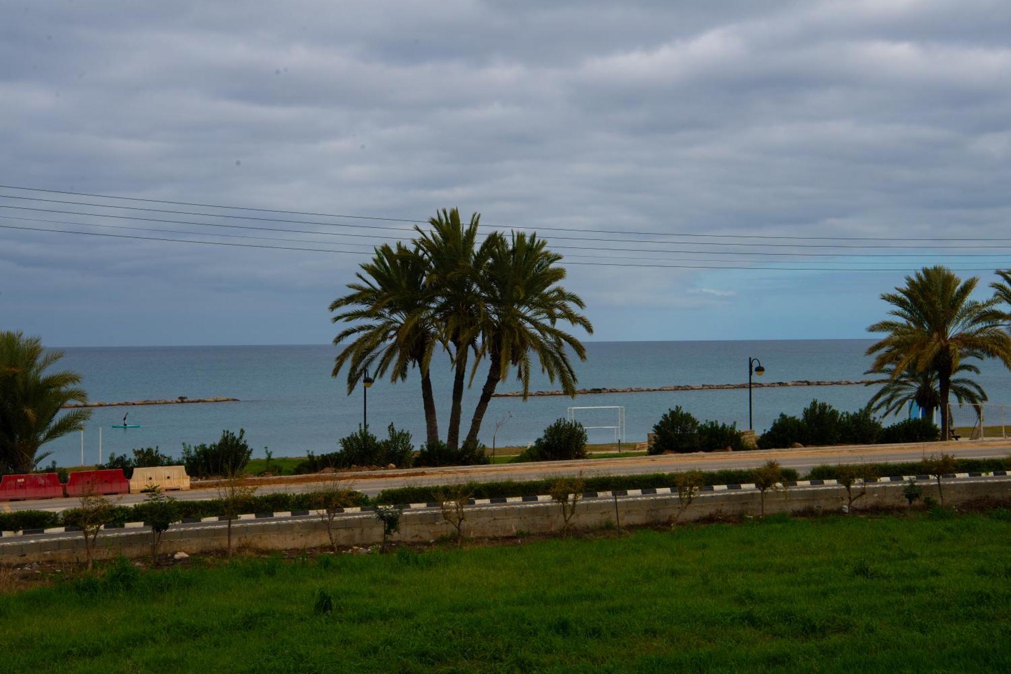Path Latchi Beachfront Apartments Exterior foto
